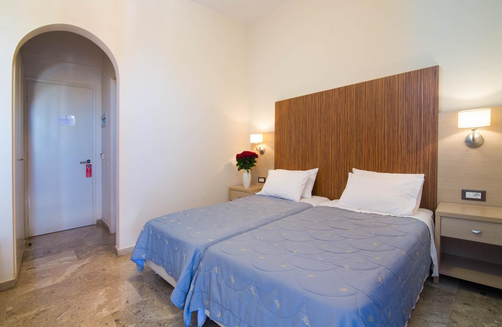 Hotel Elena نافبليو المظهر الخارجي الصورة